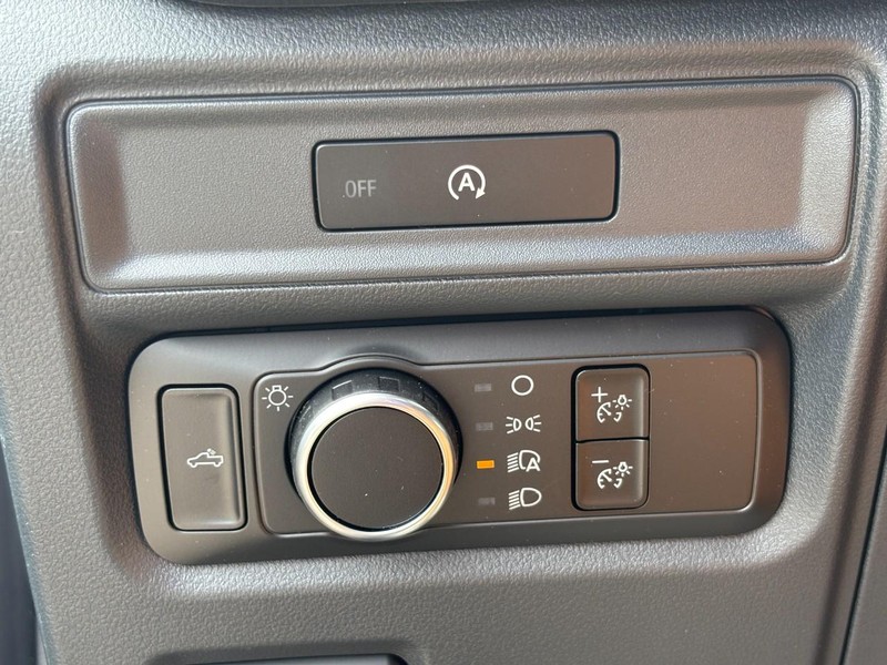 Ford F-150 Vehicle Full-screen Gallery Image 11