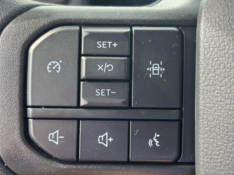 Ford F-150 Vehicle Full-screen Gallery Image 12