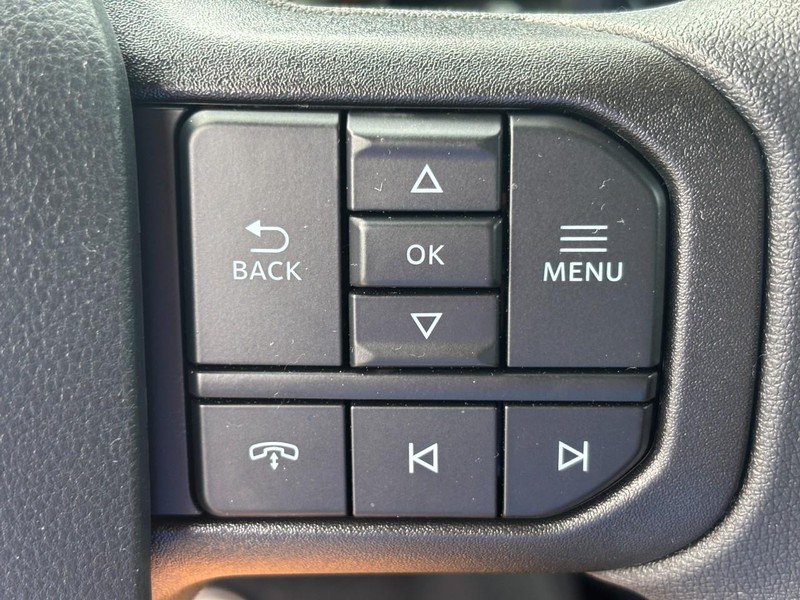 Ford F-150 Vehicle Full-screen Gallery Image 13