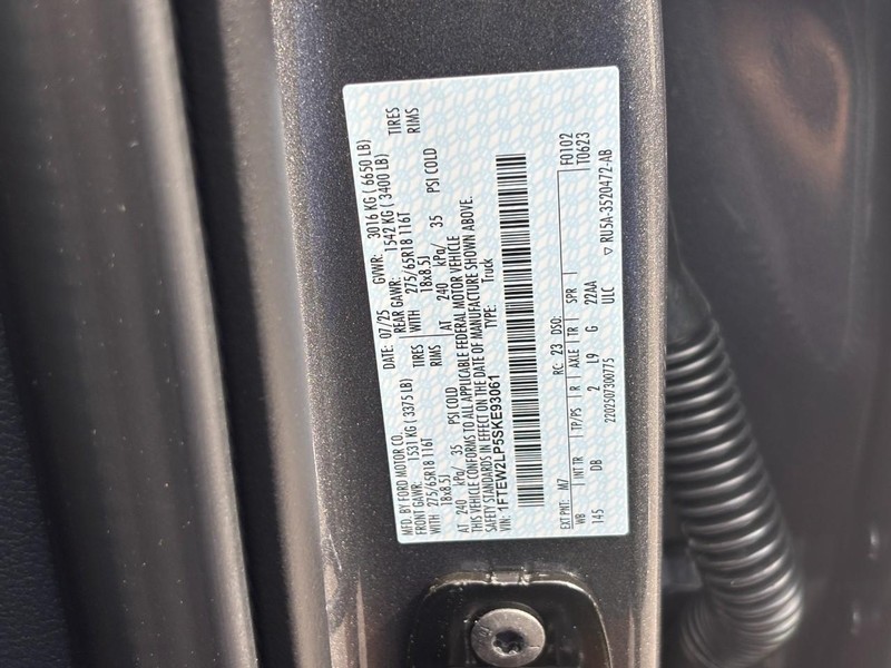 Ford F-150 Vehicle Full-screen Gallery Image 23