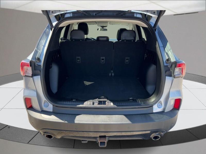 Ford Escape Vehicle Full-screen Gallery Image 04