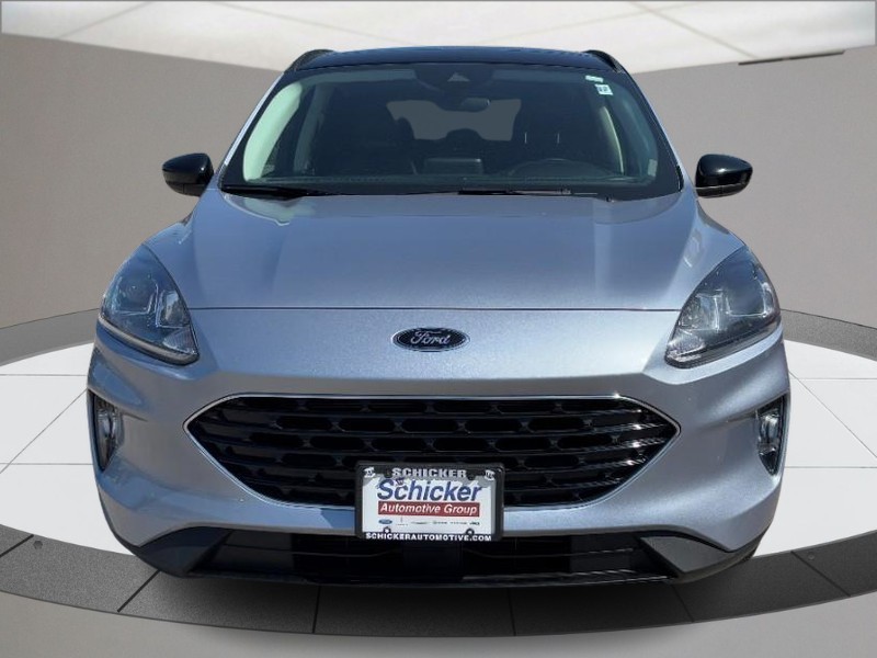 Ford Escape Vehicle Full-screen Gallery Image 09