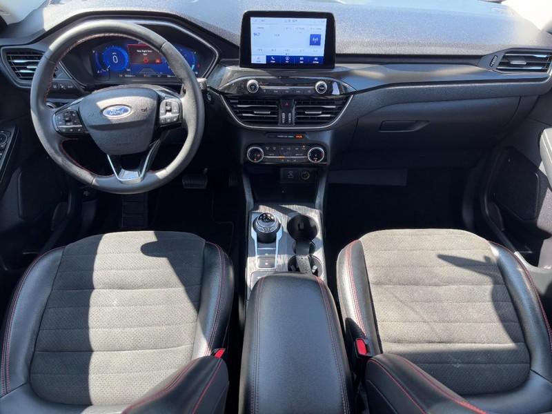 Ford Escape Vehicle Full-screen Gallery Image 11