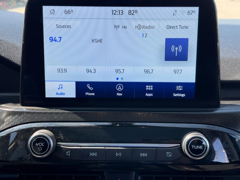 Ford Escape Vehicle Full-screen Gallery Image 13