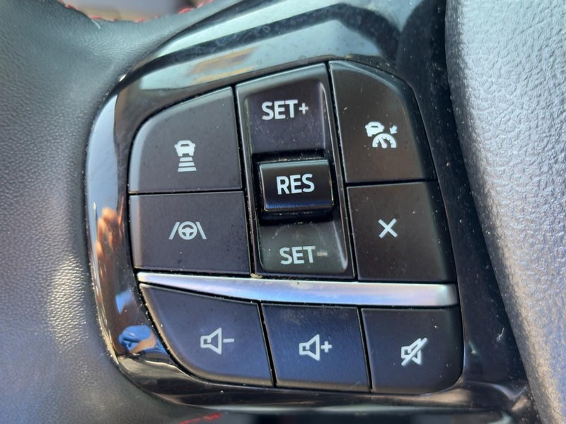 Ford Escape Vehicle Full-screen Gallery Image 17