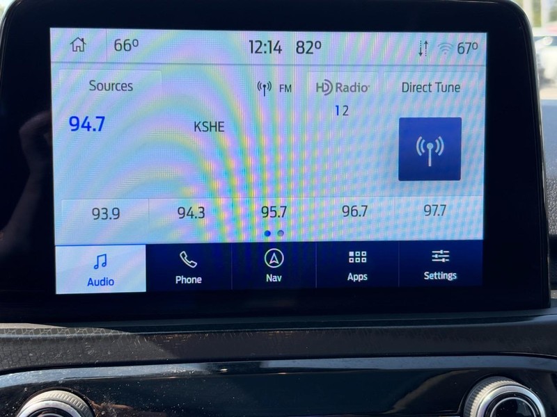 Ford Escape Vehicle Full-screen Gallery Image 20