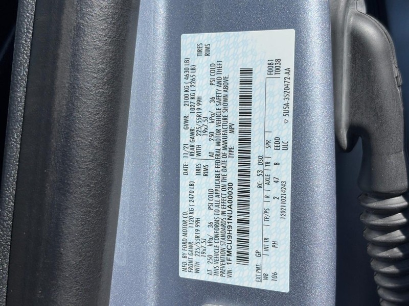 Ford Escape Vehicle Full-screen Gallery Image 28