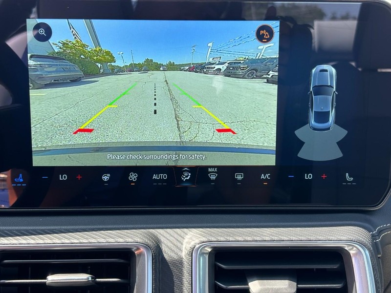 Ford Mustang Vehicle Full-screen Gallery Image 14