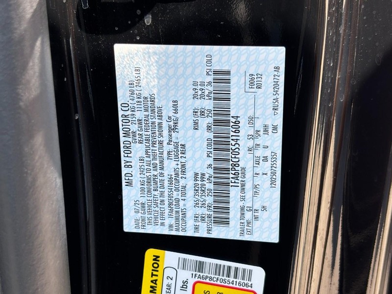 Ford Mustang Vehicle Full-screen Gallery Image 18