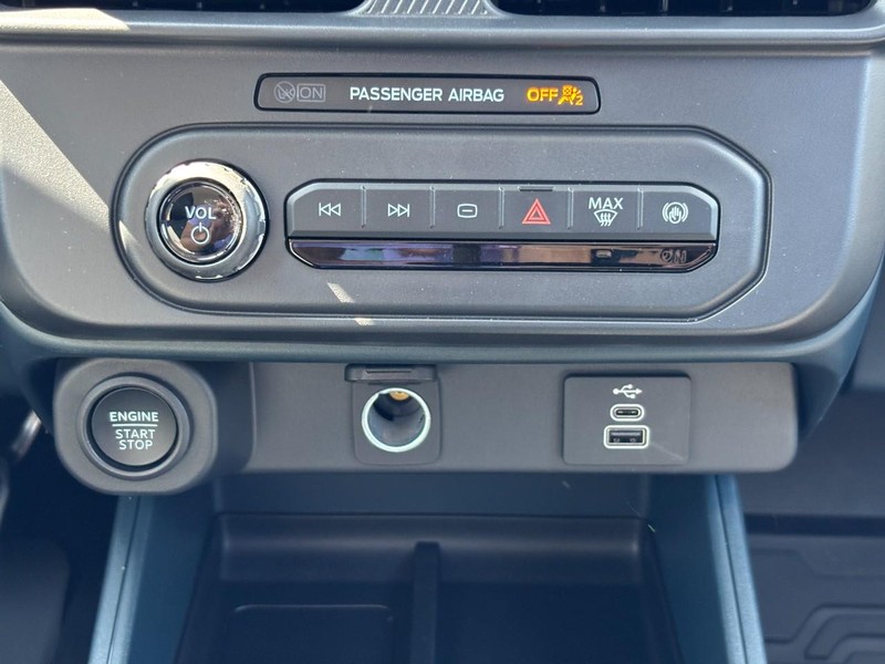 Ford Maverick Vehicle Full-screen Gallery Image 09