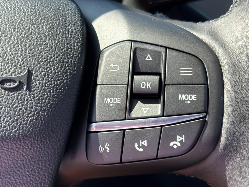 Ford Maverick Vehicle Full-screen Gallery Image 13