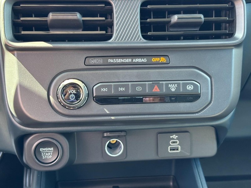 Ford Maverick Vehicle Full-screen Gallery Image 17