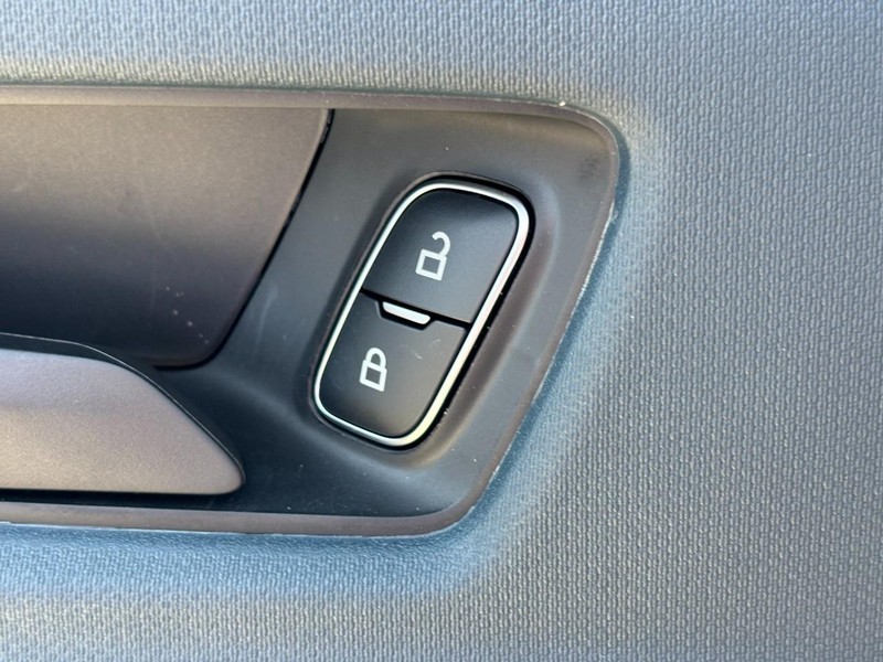 Ford Maverick Vehicle Full-screen Gallery Image 19