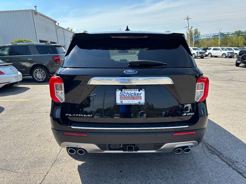 Ford Explorer Vehicle Full-screen Gallery Image 05