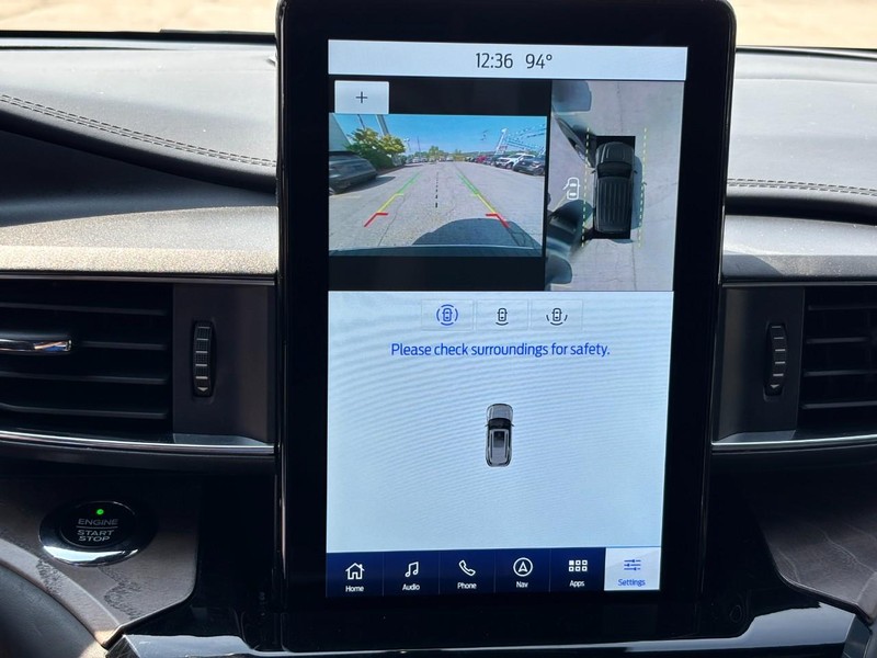 Ford Explorer Vehicle Full-screen Gallery Image 21