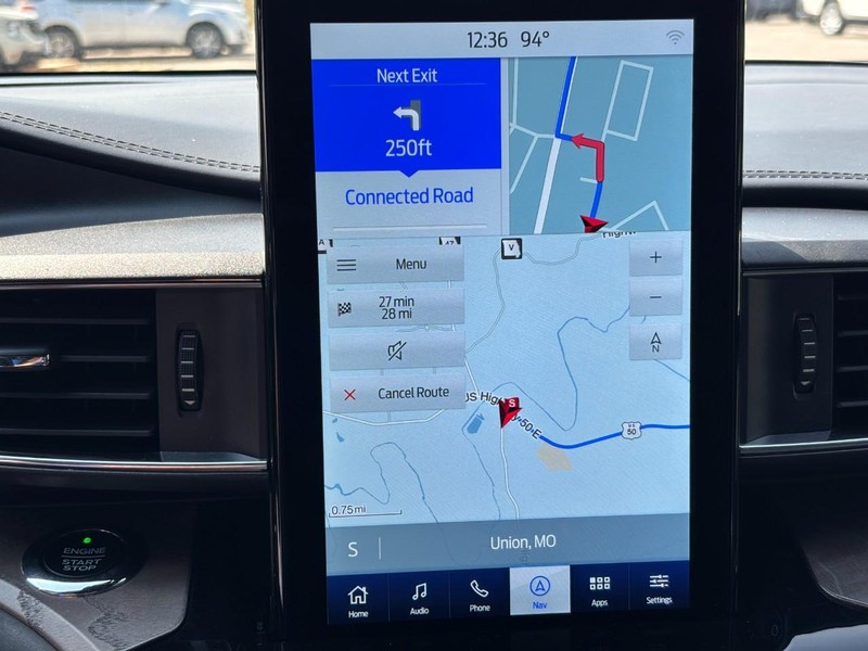 Ford Explorer Vehicle Full-screen Gallery Image 22