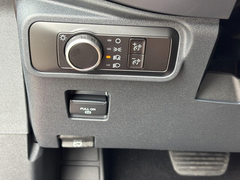 Ford Bronco Vehicle Full-screen Gallery Image 11