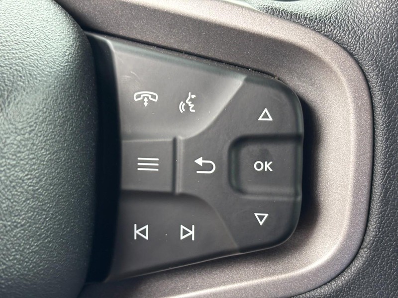 Ford Bronco Vehicle Full-screen Gallery Image 13