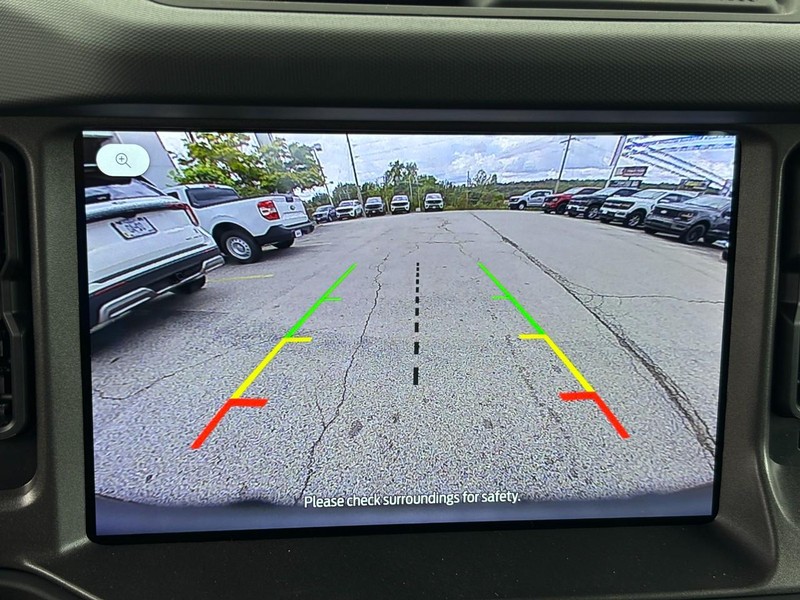 Ford Bronco Vehicle Full-screen Gallery Image 16