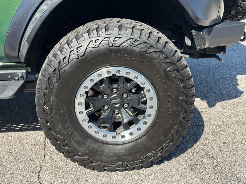 Ford Bronco Vehicle Full-screen Gallery Image 07