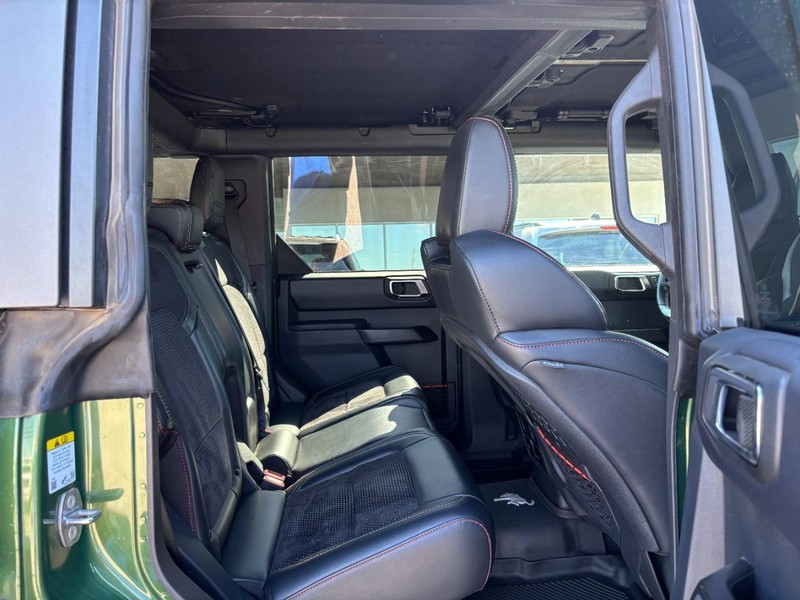 Ford Bronco Vehicle Full-screen Gallery Image 10