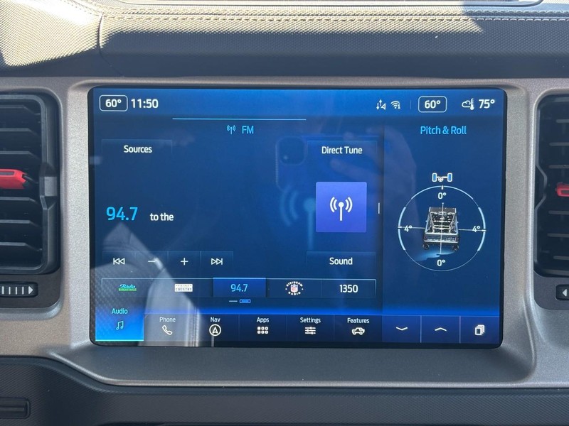 Ford Bronco Vehicle Full-screen Gallery Image 13