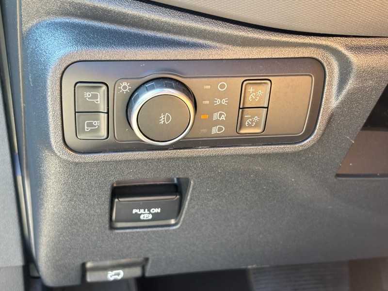 Ford Bronco Vehicle Full-screen Gallery Image 16