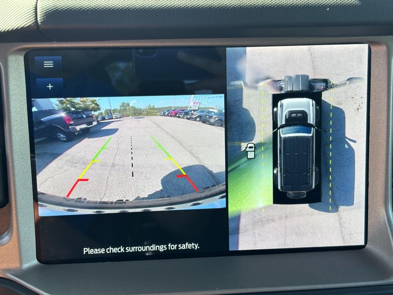 Ford Bronco Vehicle Full-screen Gallery Image 21