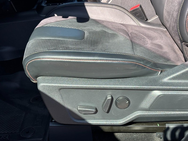 Ford Bronco Vehicle Full-screen Gallery Image 25