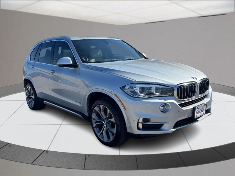 BMW X5 Vehicle Full-screen Gallery Image 02