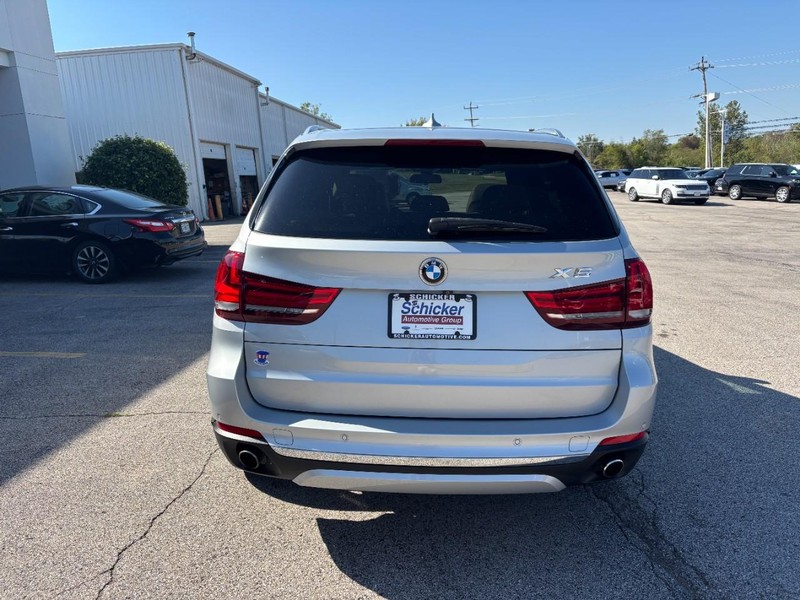 BMW X5 Vehicle Full-screen Gallery Image 05