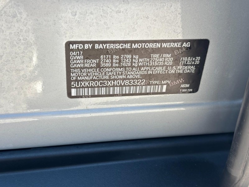 BMW X5 Vehicle Full-screen Gallery Image 26