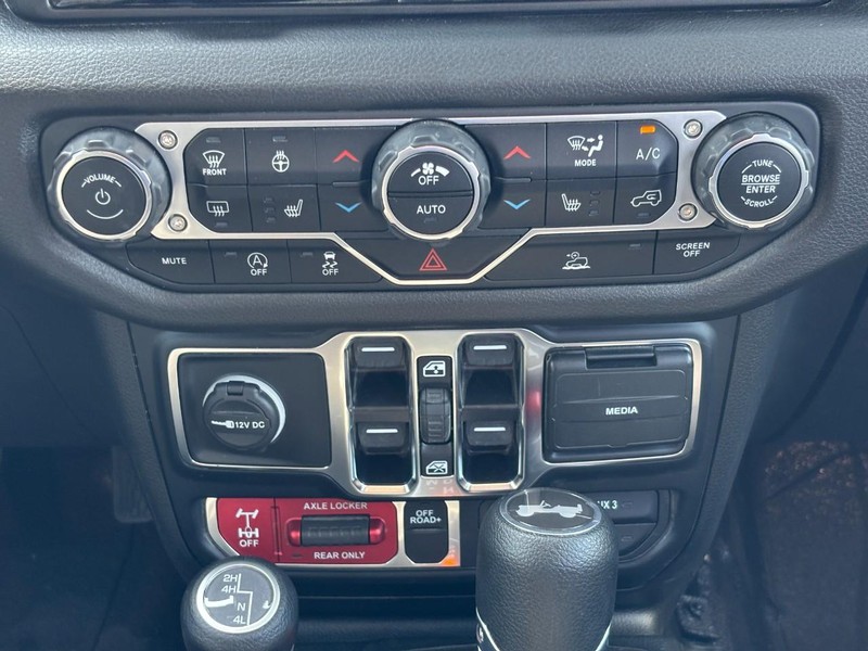 Jeep Wrangler Vehicle Full-screen Gallery Image 14