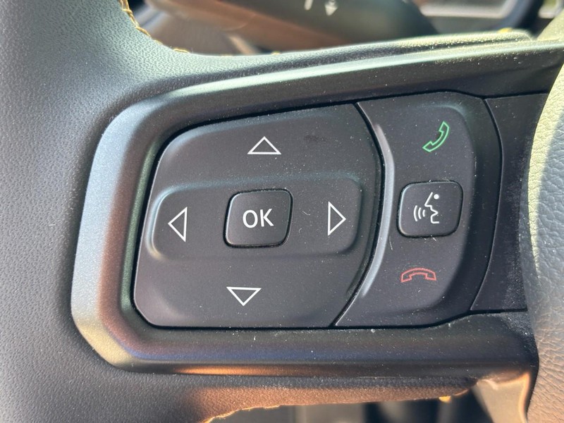 Jeep Wrangler Vehicle Full-screen Gallery Image 17