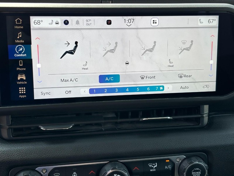 Jeep Wrangler Vehicle Full-screen Gallery Image 20