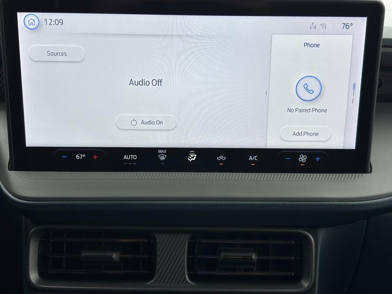 Ford Maverick Vehicle Full-screen Gallery Image 08