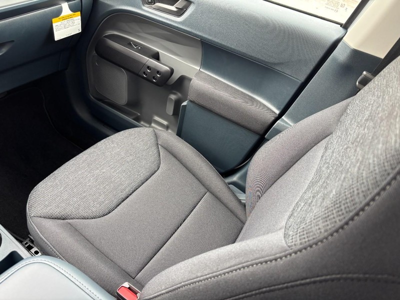 Ford Maverick Vehicle Full-screen Gallery Image 10