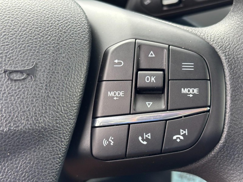 Ford Maverick Vehicle Full-screen Gallery Image 13