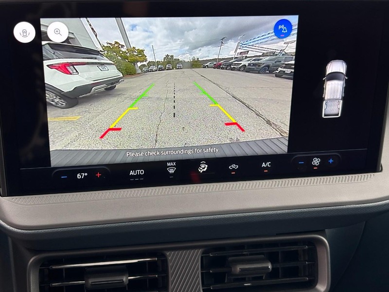 Ford Maverick Vehicle Full-screen Gallery Image 16