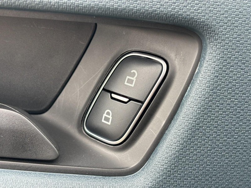 Ford Maverick Vehicle Full-screen Gallery Image 19