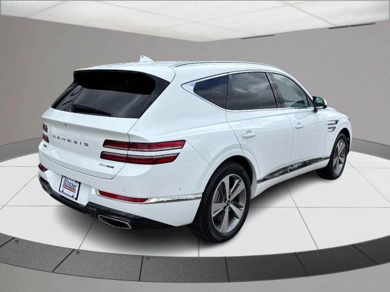 Genesis GV80 Vehicle Full-screen Gallery Image 03