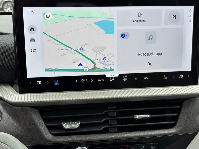 Ford Explorer Vehicle Full-screen Gallery Image 16