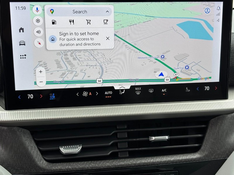 Ford Explorer Vehicle Full-screen Gallery Image 18