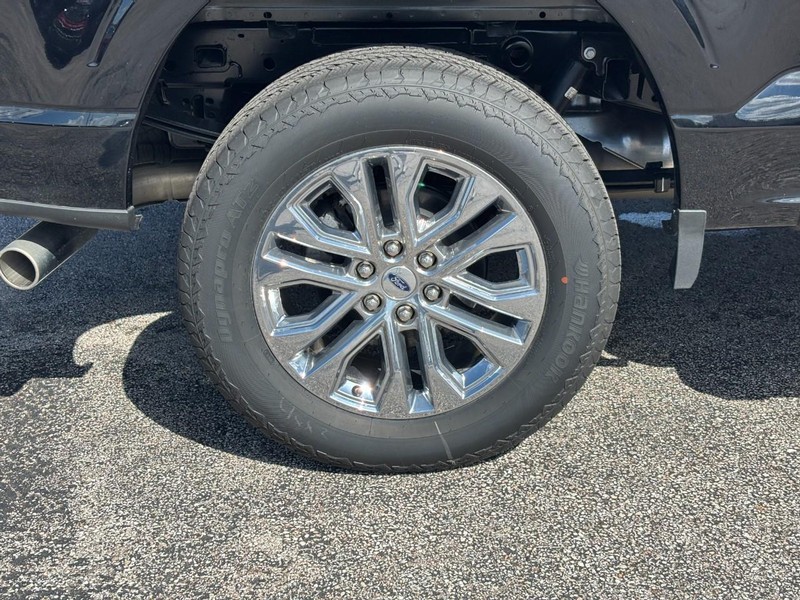 Ford F-150 Vehicle Full-screen Gallery Image 04