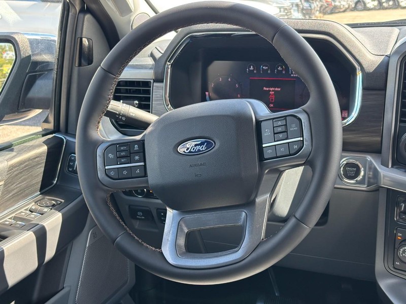 Ford F-150 Vehicle Full-screen Gallery Image 07
