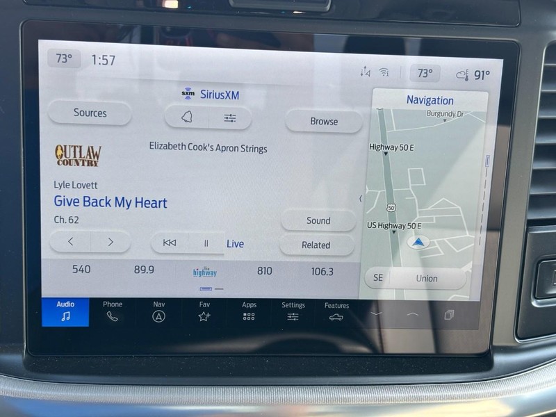 Ford F-150 Vehicle Full-screen Gallery Image 15