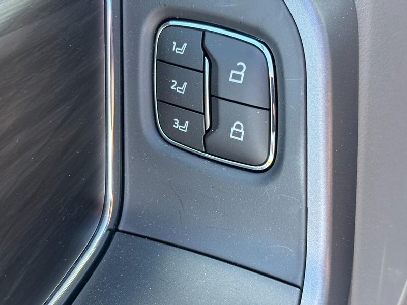 Ford F-150 Vehicle Full-screen Gallery Image 20