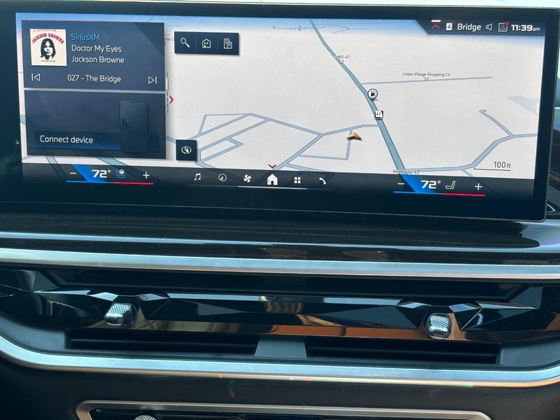 BMW X7 Vehicle Full-screen Gallery Image 13