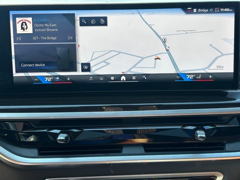 BMW X7 Vehicle Full-screen Gallery Image 19