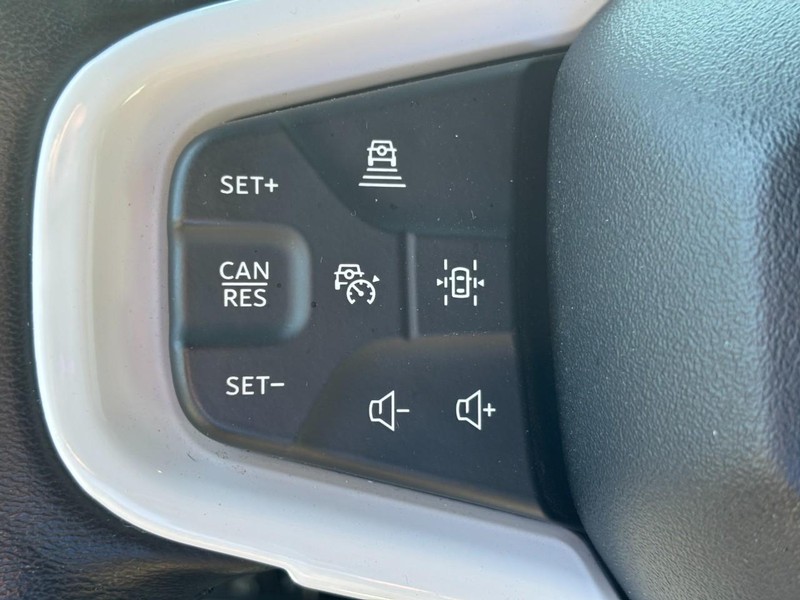 Ford Bronco Vehicle Full-screen Gallery Image 17